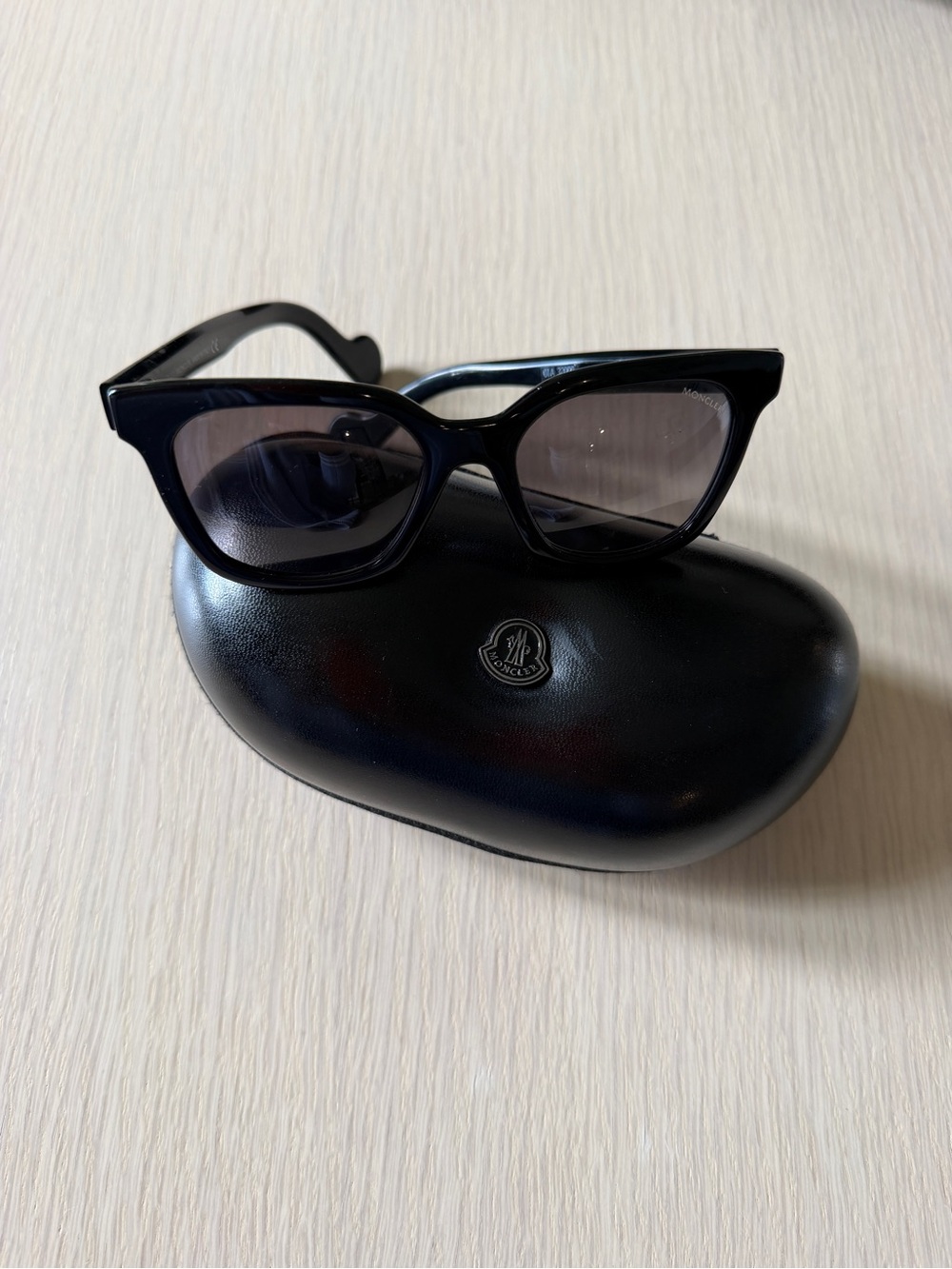 Moncler Women's Black Cat-Eye Sunglasses with Gradient Lenses